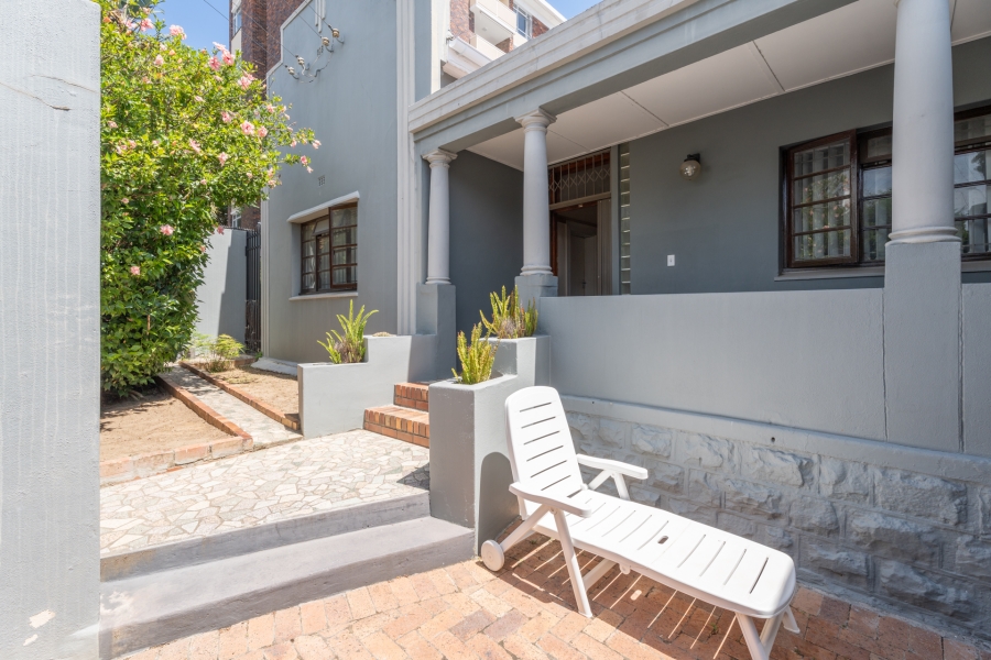 3 Bedroom Property for Sale in Sea Point Western Cape